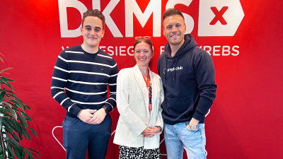 DKMS und Bildungsanbieter simpleclub starten Kooperation