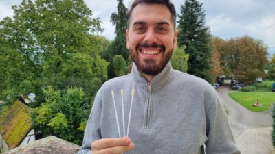 Zwei Männer und ihre tiefe Verbindung durch eine Stammzellspende