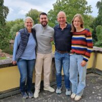 Zwei Männer und ihre tiefe Verbindung durch eine Stammzellspende