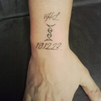 Ein emotionales Treffen und ein ganz besonderes Tattoo, das Leben verbindet