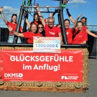 Postcode Lotterie überrascht DKMS mit beeindruckender Fördersumme auf GLÜCKSGEFÜHLE Festival