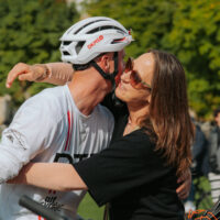 6.700 Kilometer und mehr als 70.000 Euro für die DKMS: Radler Phil ist wieder zu Hause